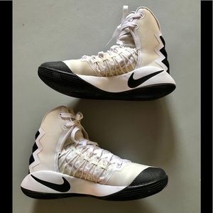 NWT-Nike Cream & Black HyperDunk HighTop-Perfect for Pickleball